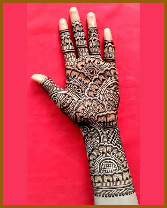 Lined Symmetry In Stylish Front Hand Mehndi Design